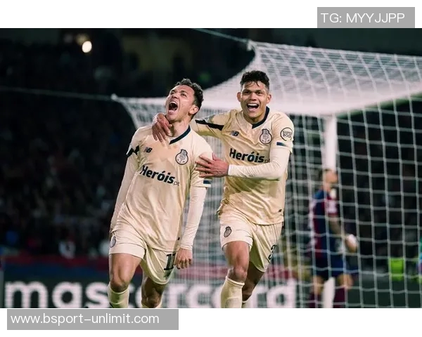 巴萨友谊赛大胜波尔图红牌事件引发全场热议与争议