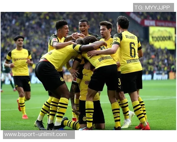 德甲激战里昂大胜那不勒斯点球大战引发全场狂欢与转会传闻