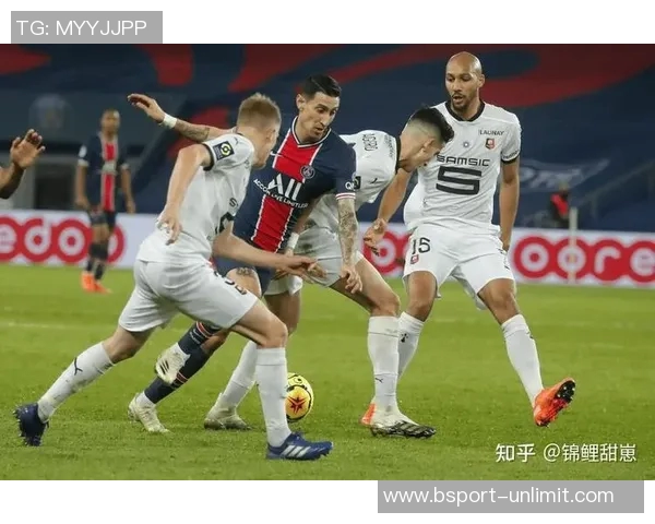 意甲焦点战巴黎圣日耳曼与巴萨战平赛场瞬间引发全场热议