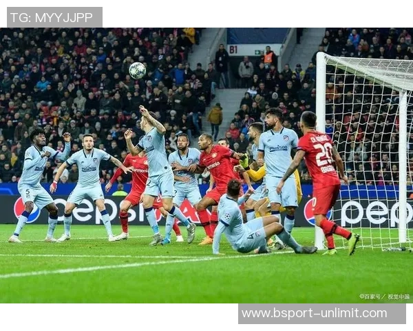 足总杯精彩对决利物浦逆转那不勒斯红牌事件引发全场热议