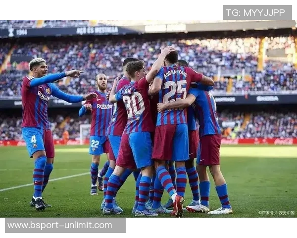 德甲激战巴萨与波尔图握手言和帽子戏法引发争议判罚热议 德甲激战巴萨与波尔图握手言和帽子戏法引发争议判罚热议