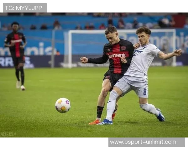 德甲激战：那不勒斯狂胜巴萨五球横扫引发全场欢呼