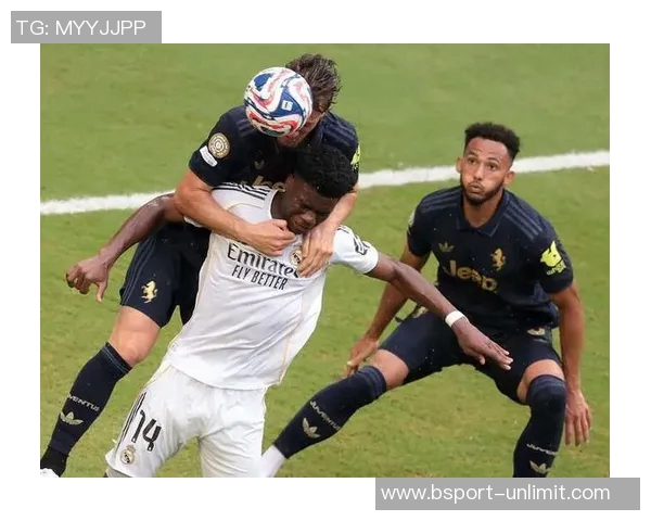 友谊赛精彩回顾:多特蒙德逆转皇马点球大战引发全场热潮 友谊赛精彩回顾:多特蒙德逆转皇马点球大战引发全场热潮